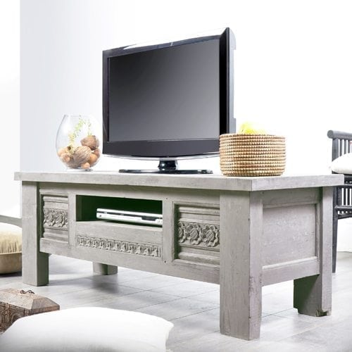 Read more about the article Ein TV-Schrank aus Mango